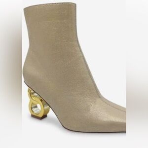 Sexy  Pale Gold Sassy Comfy Booths